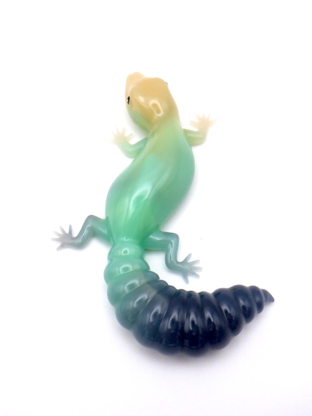 Handmade Resin Lizard - Picture 4 of 6